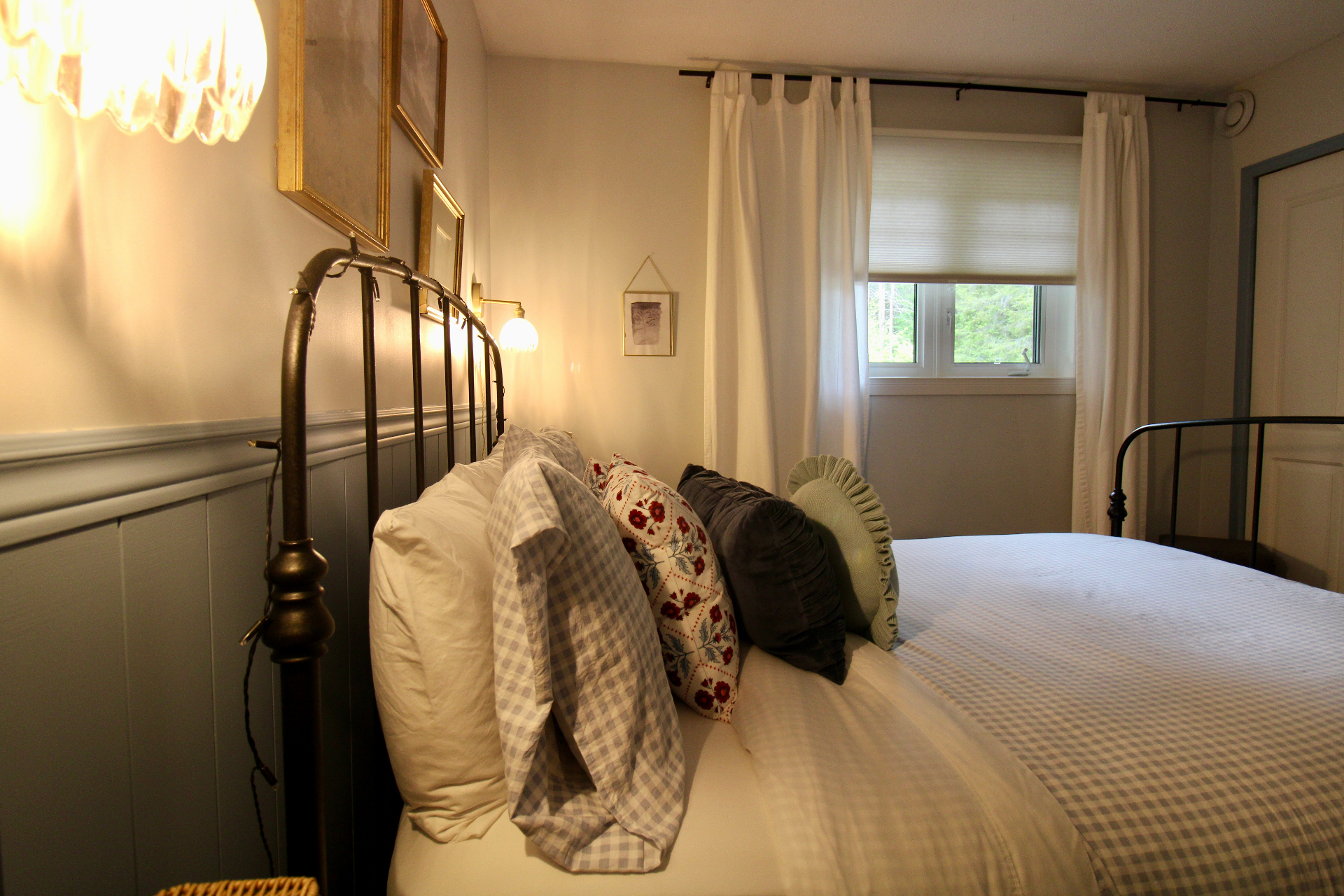 The #1 Mistake I See in Airbnb Bedrooms (And How to Fix It)